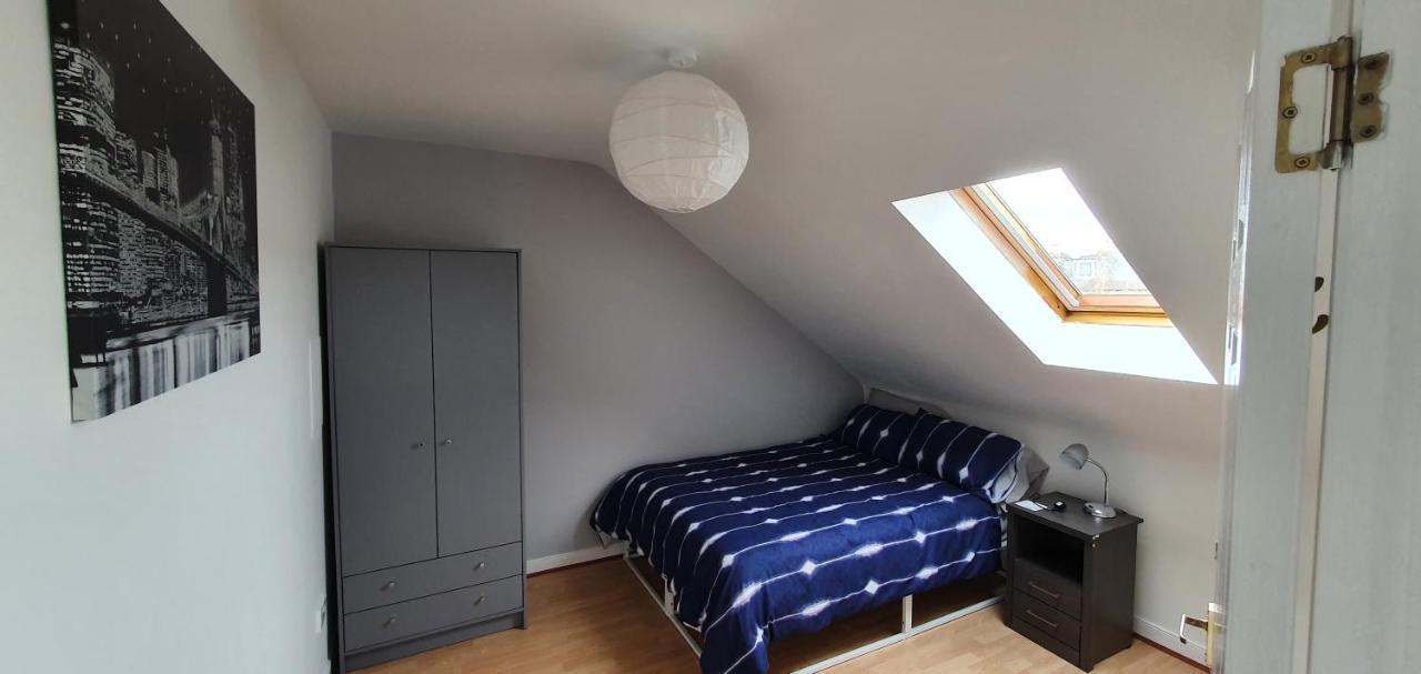 Spacious, Modern 3 Bedroom Luxury Flat In Centre Location ブローティ・フェリー エクステリア 写真