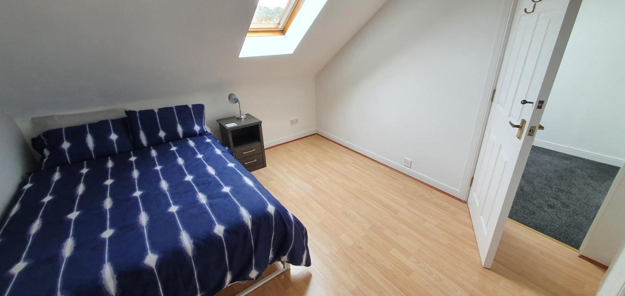 Spacious, Modern 3 Bedroom Luxury Flat In Centre Location ブローティ・フェリー エクステリア 写真