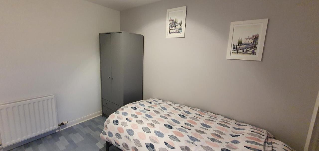 Spacious, Modern 3 Bedroom Luxury Flat In Centre Location ブローティ・フェリー エクステリア 写真